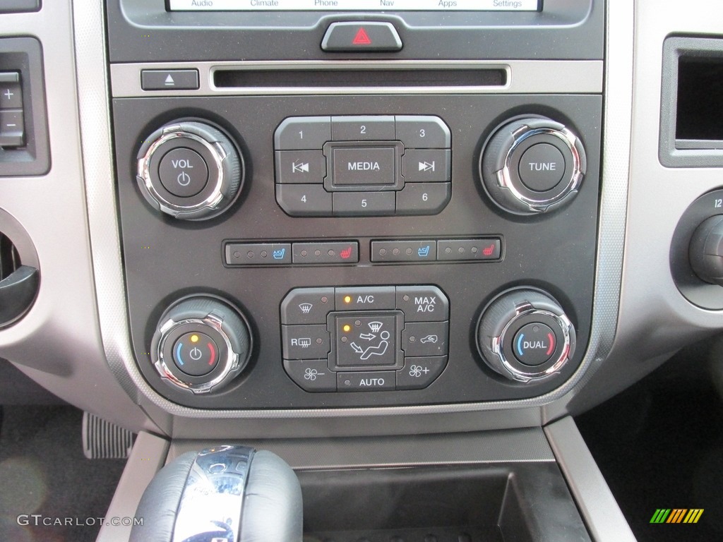 2017 Ford Expedition Limited Controls Photo #115087541