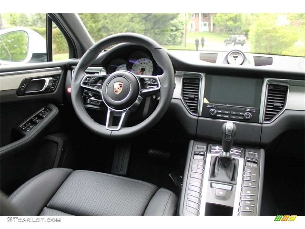 2017 Porsche Macan GTS GTS Black Dashboard Photo #115088984