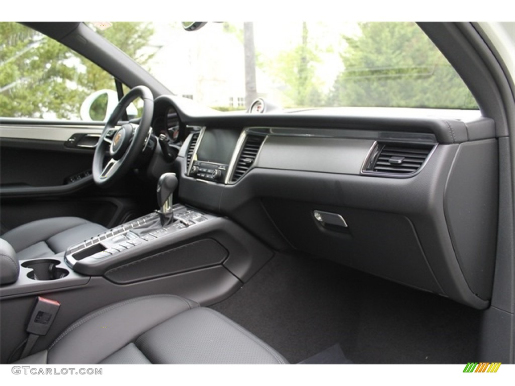 2017 Porsche Macan GTS GTS Black Dashboard Photo #115089032