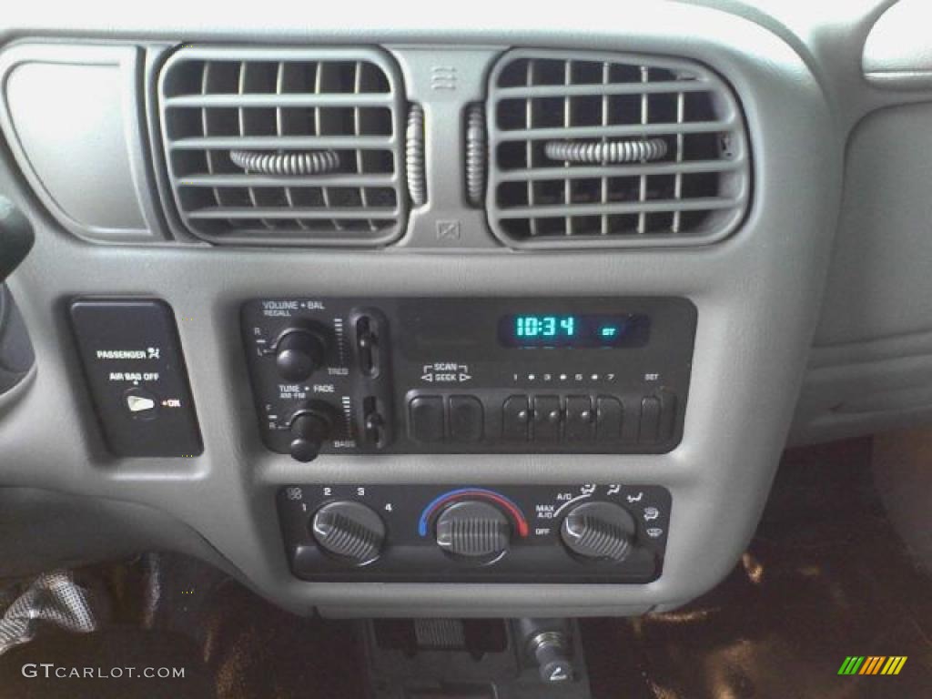 2000 S10 Regular Cab - Summit White / Medium Gray photo #8