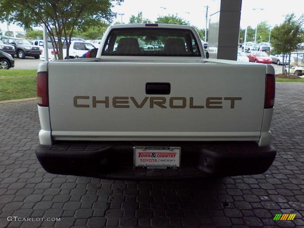 2000 S10 Regular Cab - Summit White / Medium Gray photo #15