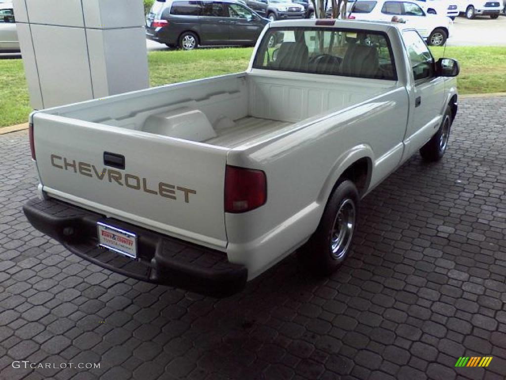 2000 S10 Regular Cab - Summit White / Medium Gray photo #16