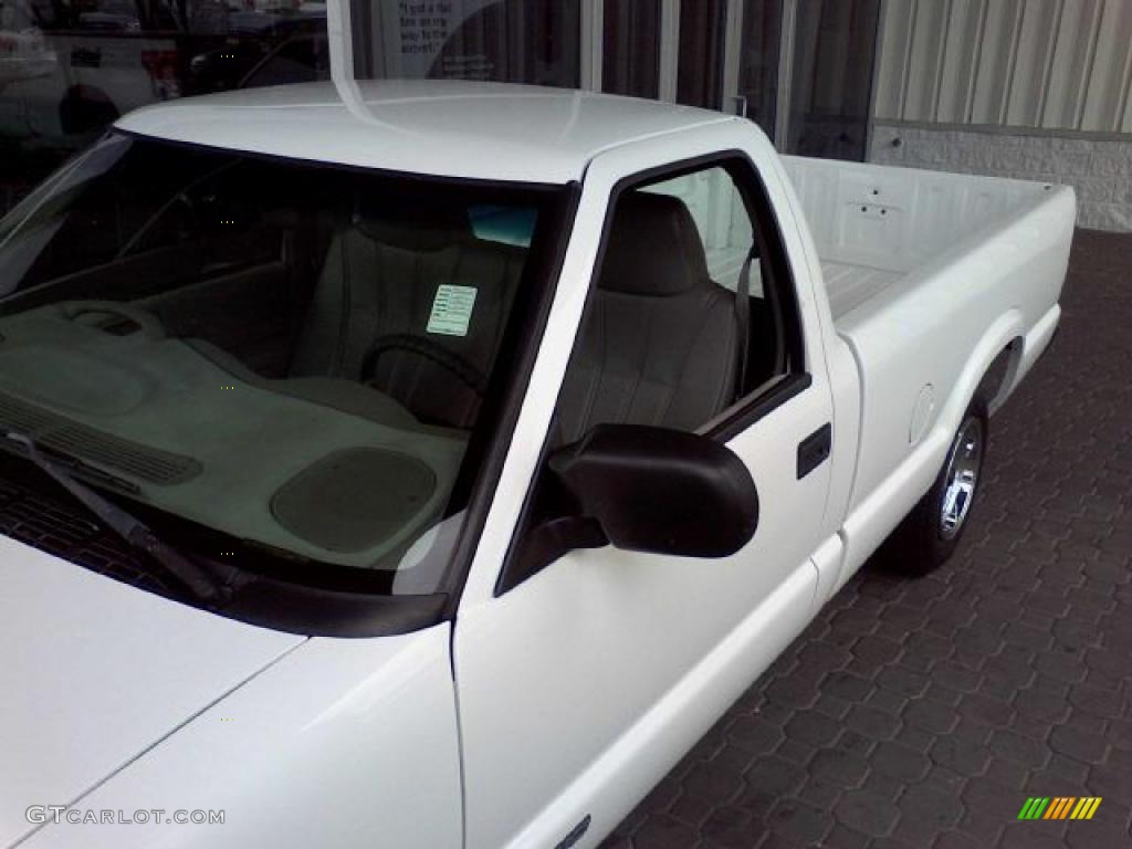 2000 S10 Regular Cab - Summit White / Medium Gray photo #20