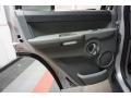 2006 Bright Silver Metallic Jeep Commander 4x4  photo #16