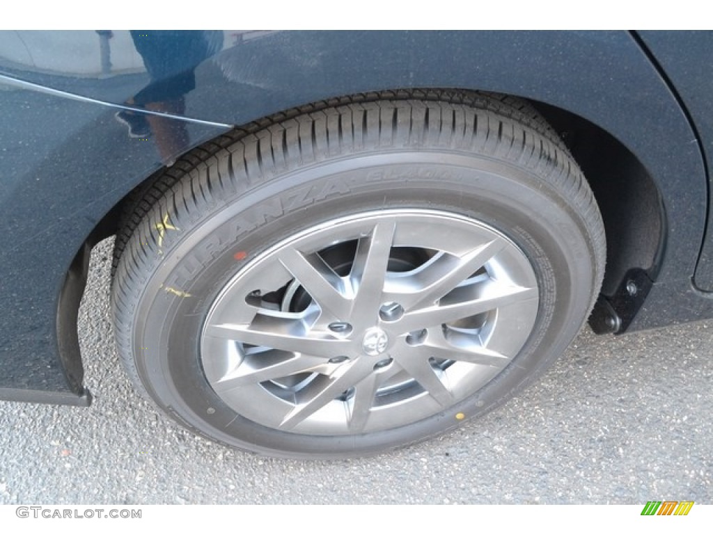 2017 Toyota Prius v Three Wheel Photo #115098749
