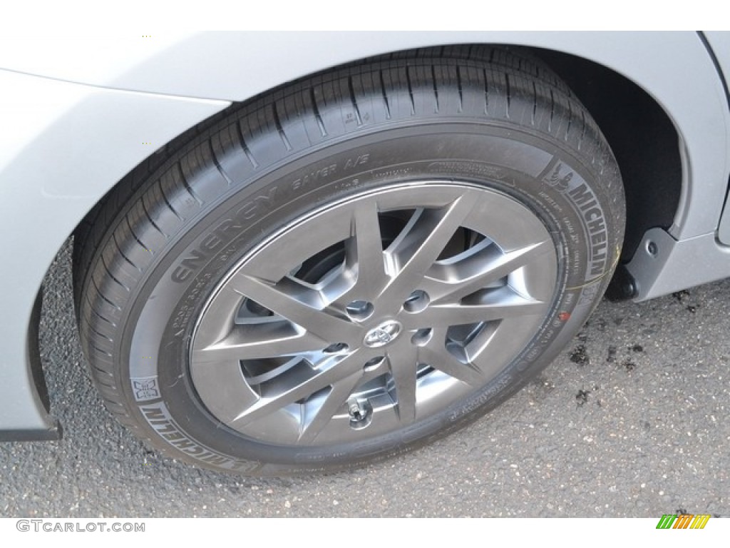 2017 Toyota Prius v Three Wheel Photo #115099148