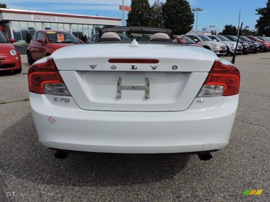 2011 C70 T5 - Ice White / Soverign Hide Calcite Leather/Umbra Brown photo #5
