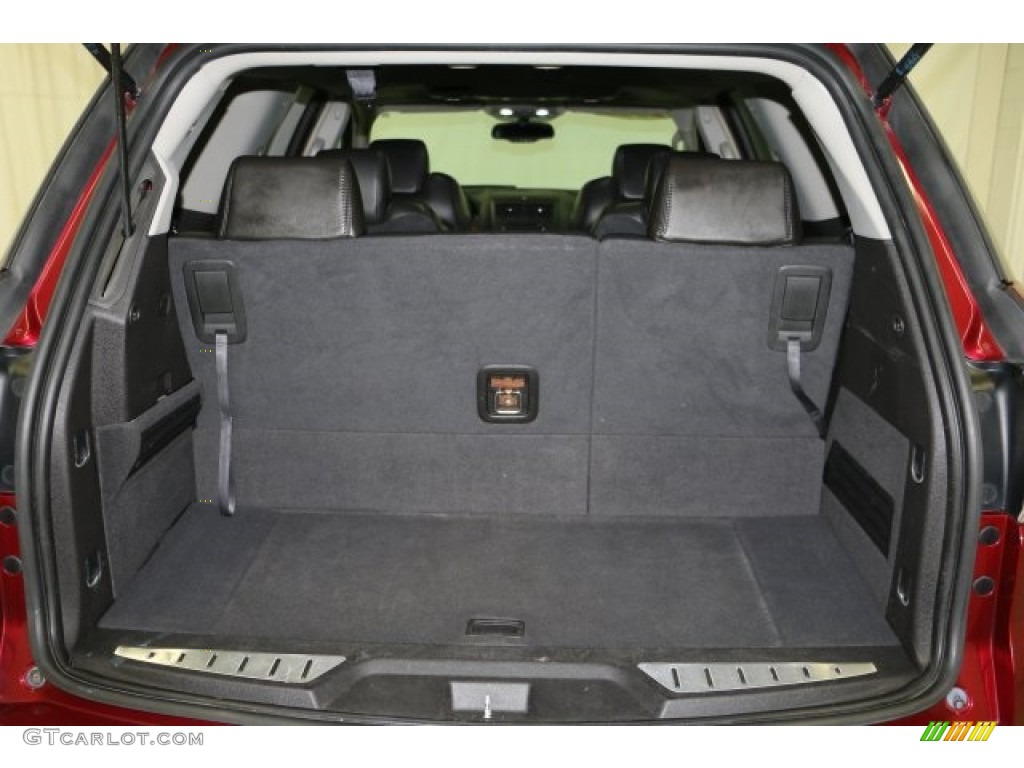 2007 Outlook XR AWD - Red Jewel / Black photo #40