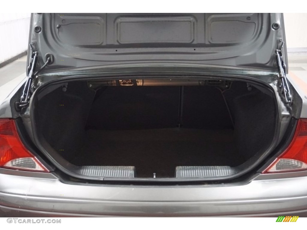 2003 Focus SE Sedan - Liquid Grey Metallic / Medium Graphite photo #21