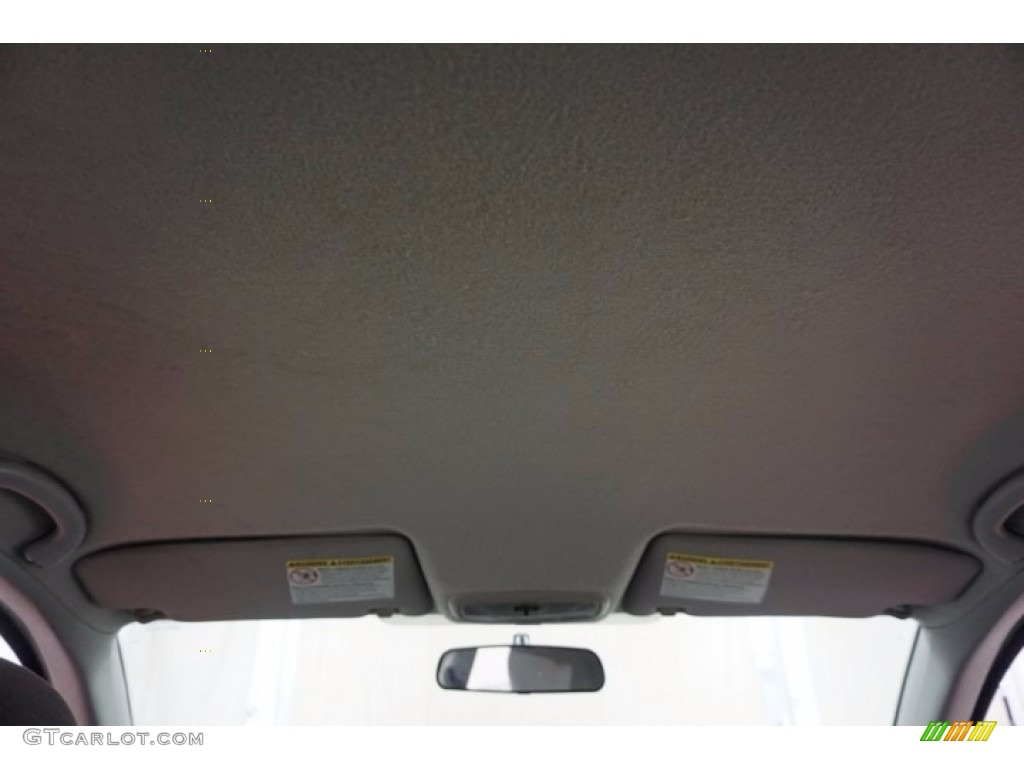 2003 Focus SE Sedan - Liquid Grey Metallic / Medium Graphite photo #24