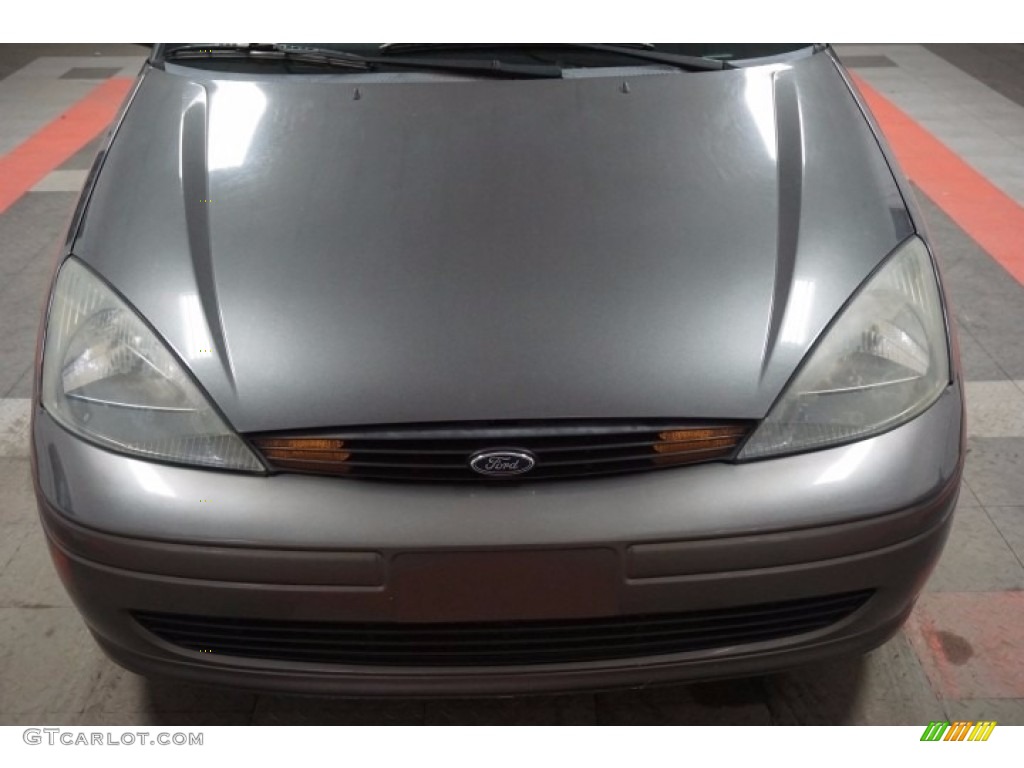 2003 Focus SE Sedan - Liquid Grey Metallic / Medium Graphite photo #45