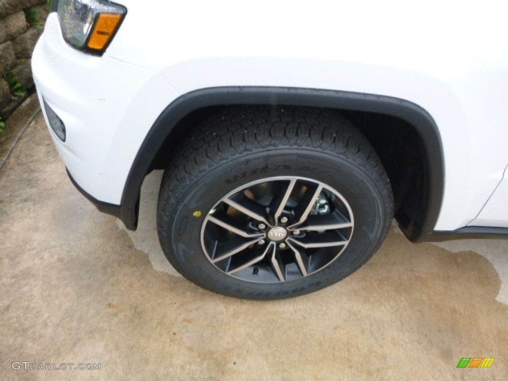 2017 Grand Cherokee Trailhawk 4x4 - Bright White / Black photo #2