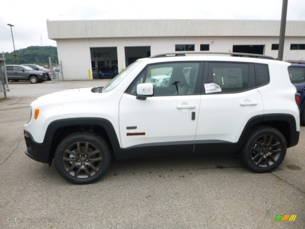 2016 Renegade Latitude 4x4 - Alpine White / Black/Sandstorm photo #3