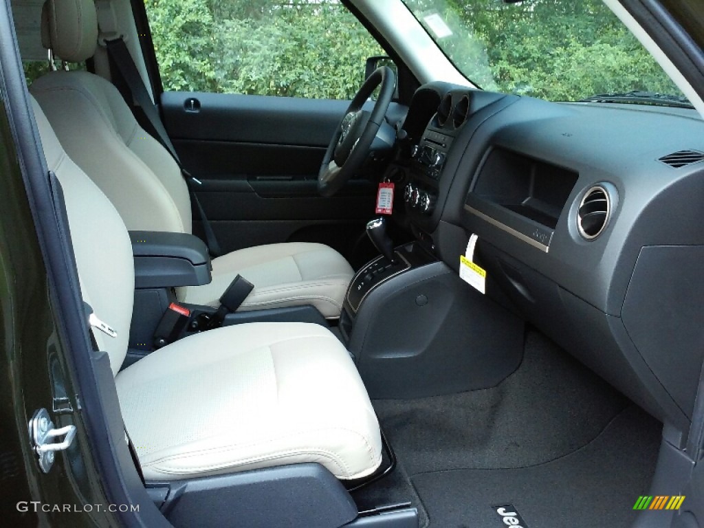 2017 Jeep Patriot 75th Anniversary Edition Front Seat Photos