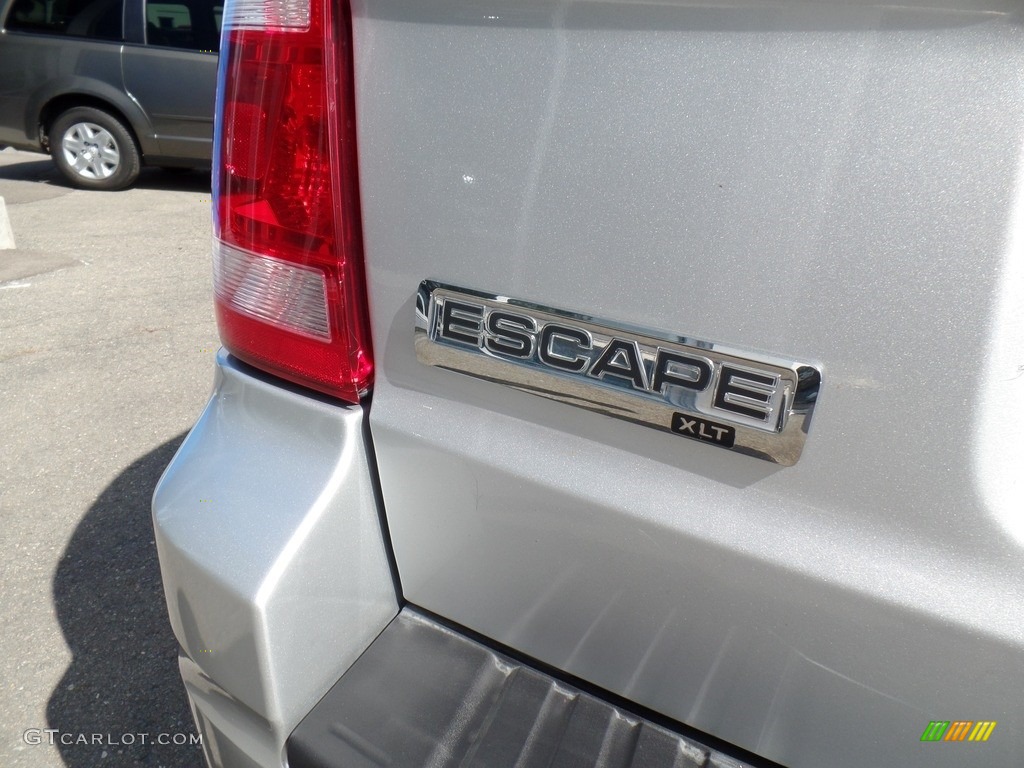 2010 Escape XLT V6 4WD - Ingot Silver Metallic / Stone photo #10