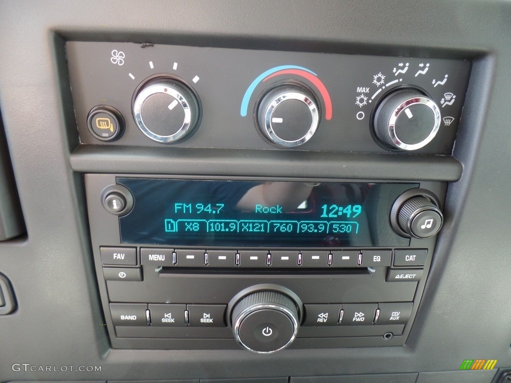 2017 Chevrolet Express 2500 Cargo WT Controls Photo #115126323