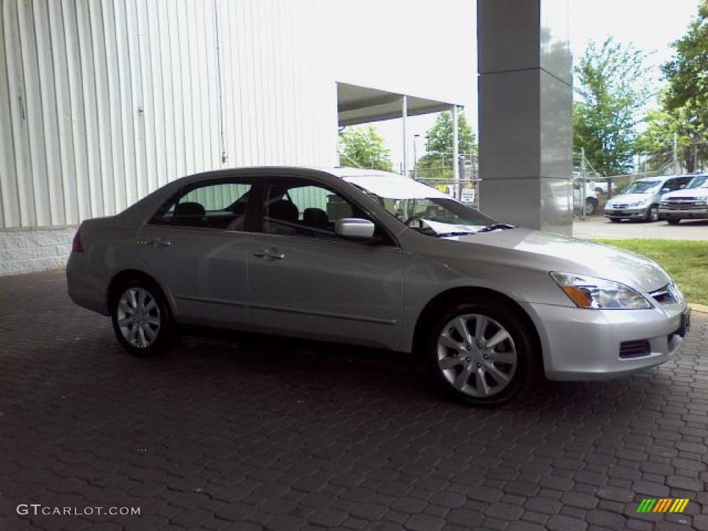 2006 Accord LX V6 Sedan - Alabaster Silver Metallic / Black photo #4