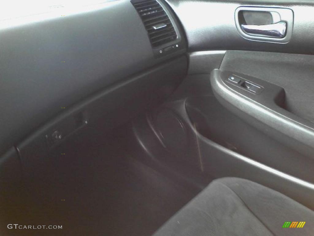 2006 Accord LX V6 Sedan - Alabaster Silver Metallic / Black photo #11