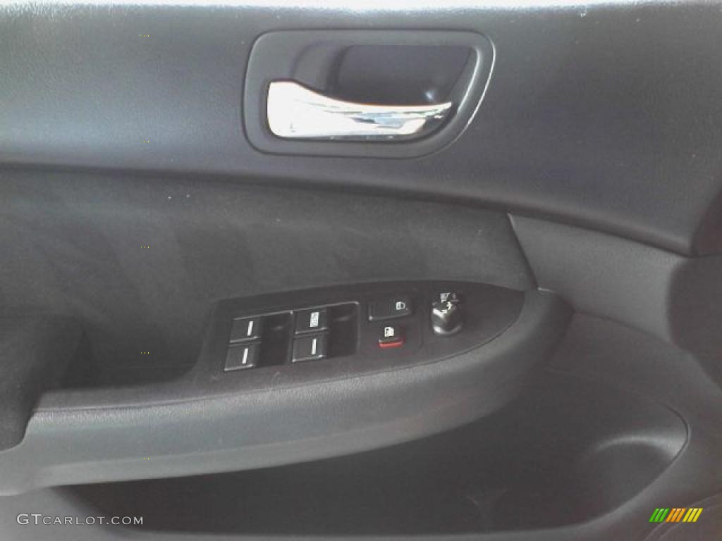 2006 Accord LX V6 Sedan - Alabaster Silver Metallic / Black photo #12