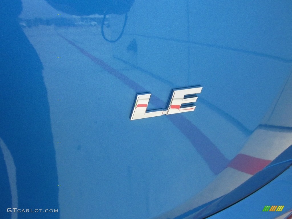2016 RAV4 LE - Electric Storm Blue / Black photo #14