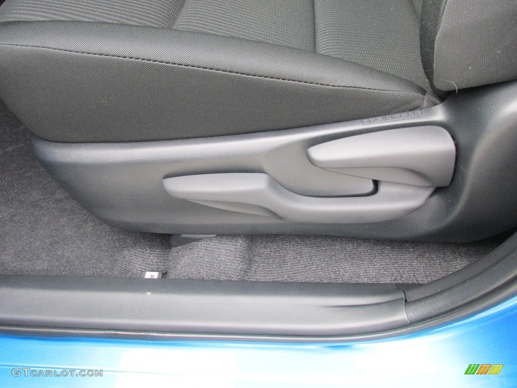 2016 RAV4 LE - Electric Storm Blue / Black photo #22