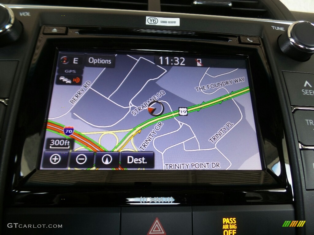 2017 Toyota Camry SE Navigation Photos