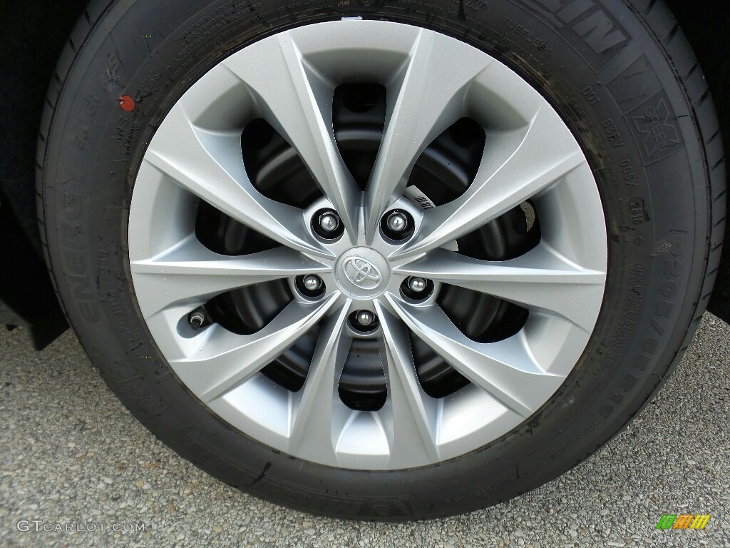 2017 Toyota Camry LE Wheel Photo #115141304