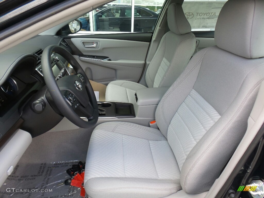 Ash Interior 2017 Toyota Camry LE Photo #115141364