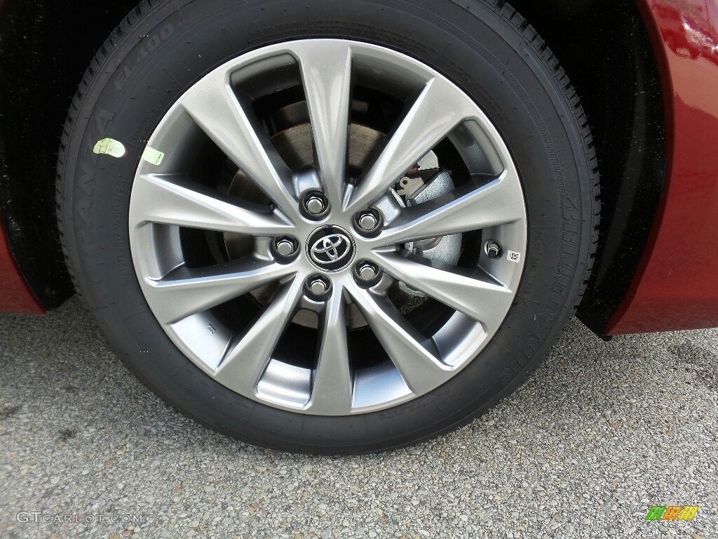 2017 Toyota Camry XLE Wheel Photos