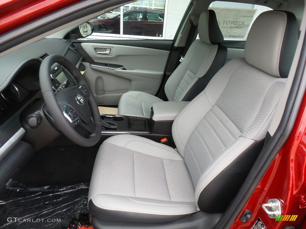 Ash Interior 2017 Toyota Camry SE Photo #115147292