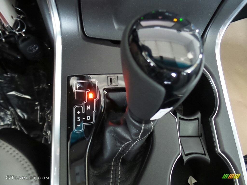 2017 Toyota Camry SE Transmission Photos