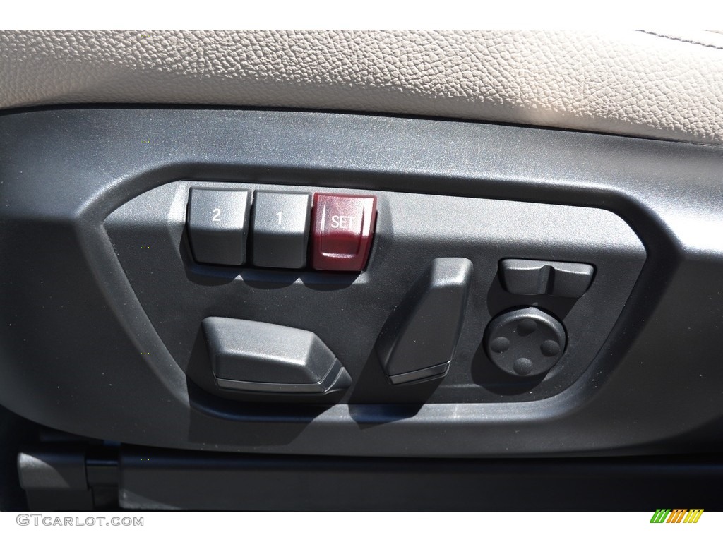2017 BMW X3 xDrive35i Controls Photo #115152997