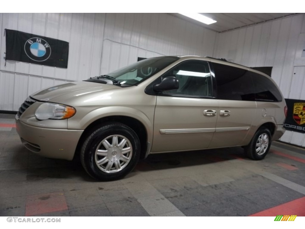 2006 Town & Country Touring - Linen Gold Metallic / Dark Khaki/Light Graystone photo #2