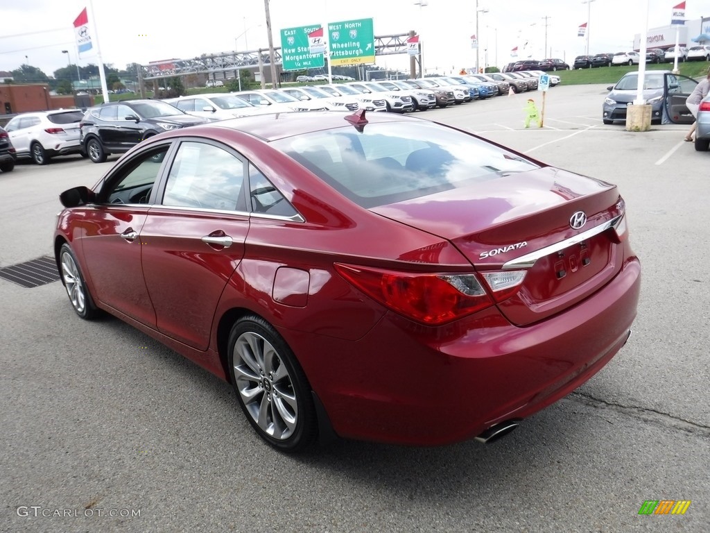 2011 Sonata SE 2.0T - Venetian Red / Black photo #7