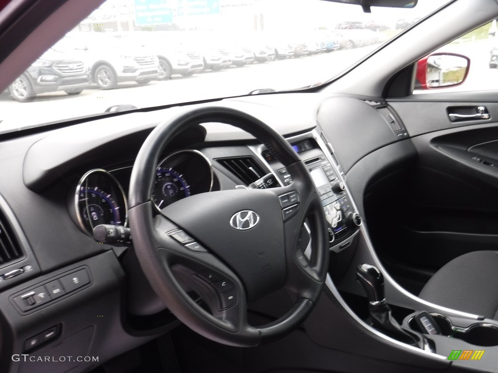 2011 Sonata SE 2.0T - Venetian Red / Black photo #11