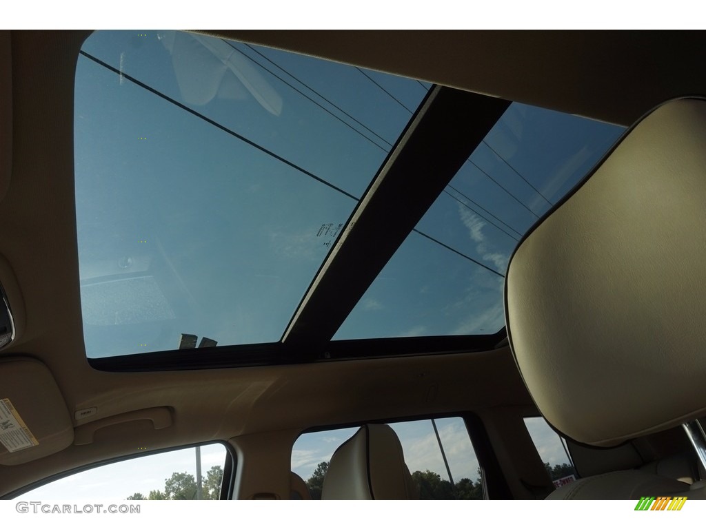 2017 Grand Cherokee Overland - Ivory Tri-Coat / Black/Light Frost Beige photo #11