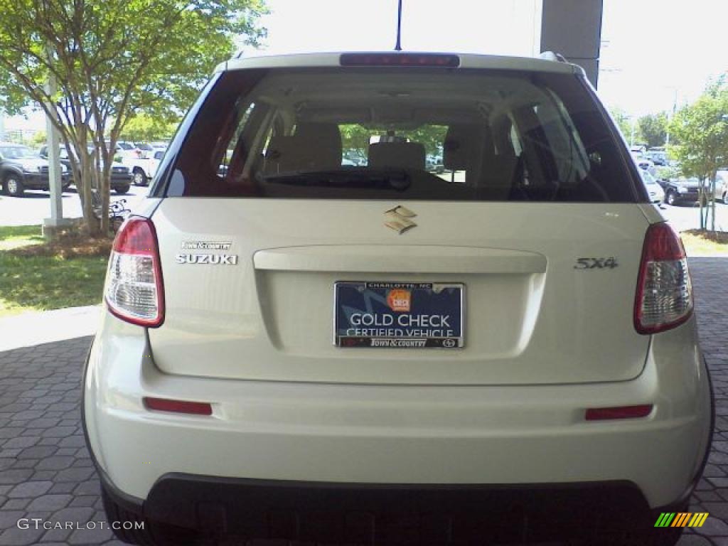 2008 SX4 Crossover - White Water Pearl / Black photo #20