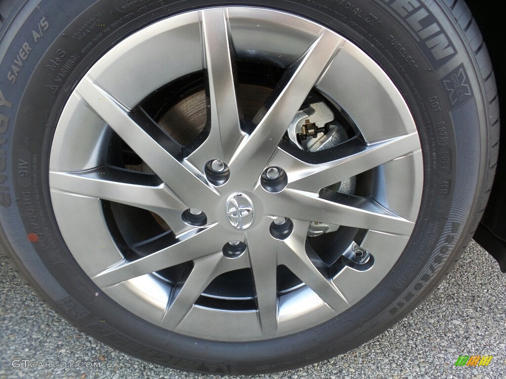 2017 Prius v Two - Classic Silver Metallic / Black photo #3