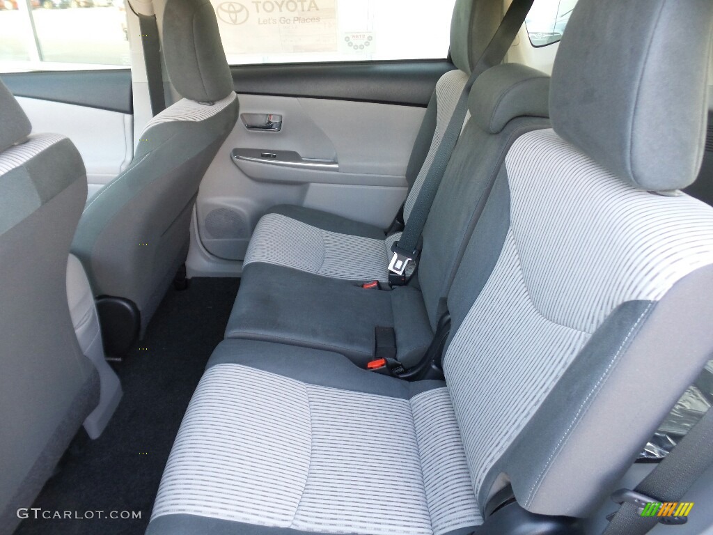 2017 Prius v Two - Classic Silver Metallic / Black photo #10