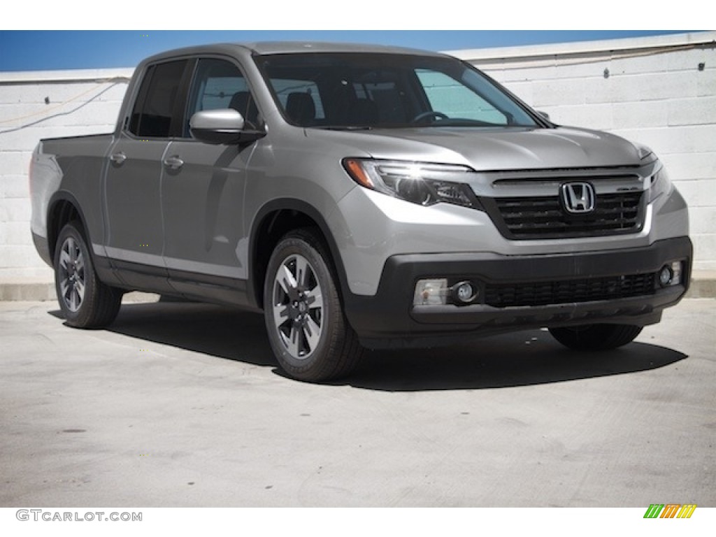 2017 Ridgeline RTL - Lunar Silver Metallic / Black photo #1