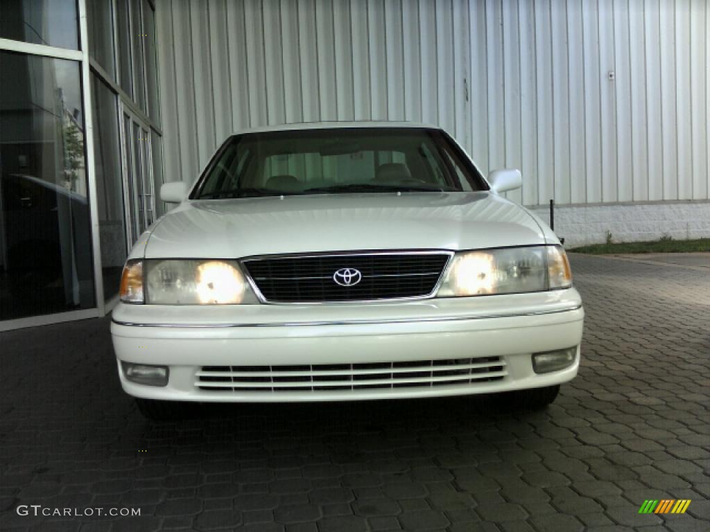 1999 Avalon XLS - White Diamond Pearl / Ivory photo #2