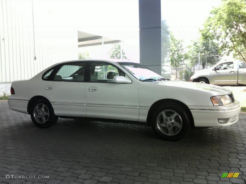1999 Avalon XLS - White Diamond Pearl / Ivory photo #4