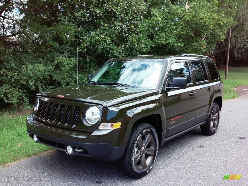 2017 Patriot 75th Anniversary Edition 4x4 - Recon Green / Dark Slate Gray/Light Pebble Beige photo #8