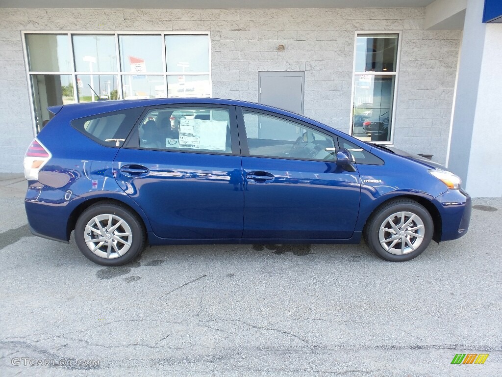 Blue Ribbon Metallic 2017 Toyota Prius v Three Exterior Photo #115175596