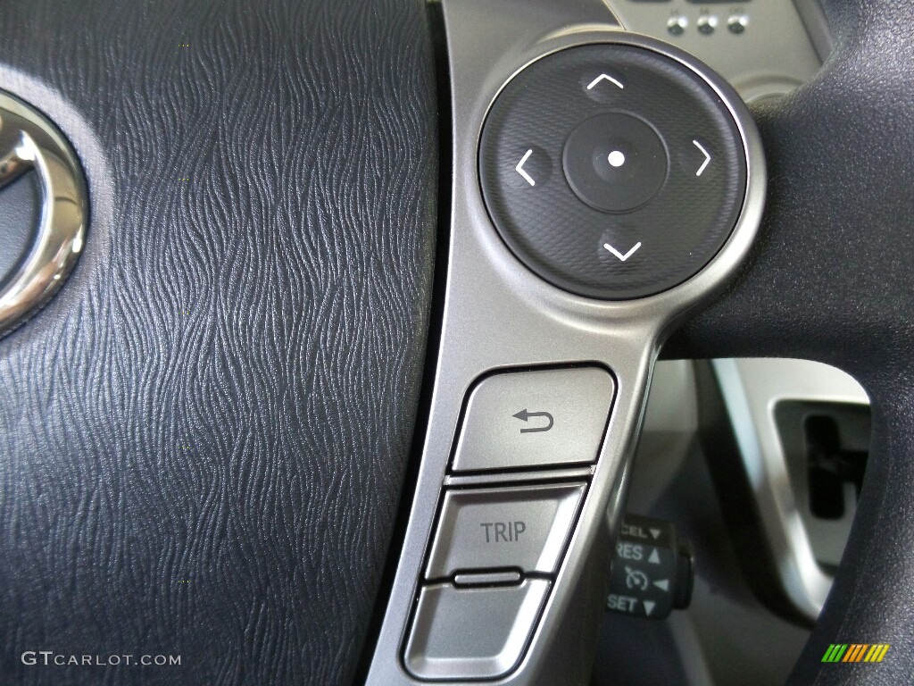 2017 Toyota Prius v Three Controls Photo #115176020