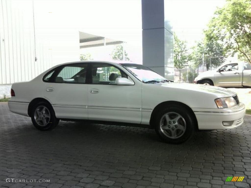 1999 Avalon XLS - White Diamond Pearl / Ivory photo #30