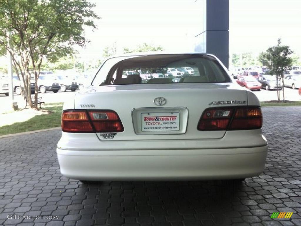 1999 Avalon XLS - White Diamond Pearl / Ivory photo #31