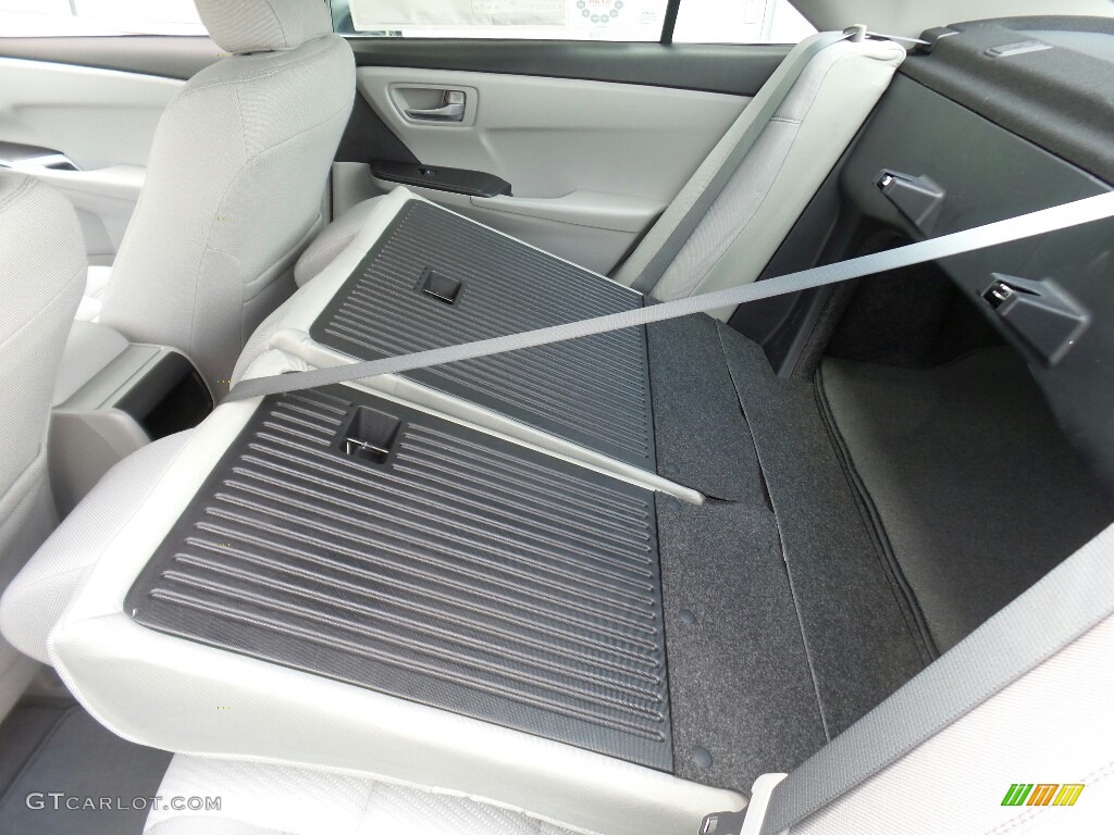 Black Interior 2017 Toyota Camry LE Photo #115176542