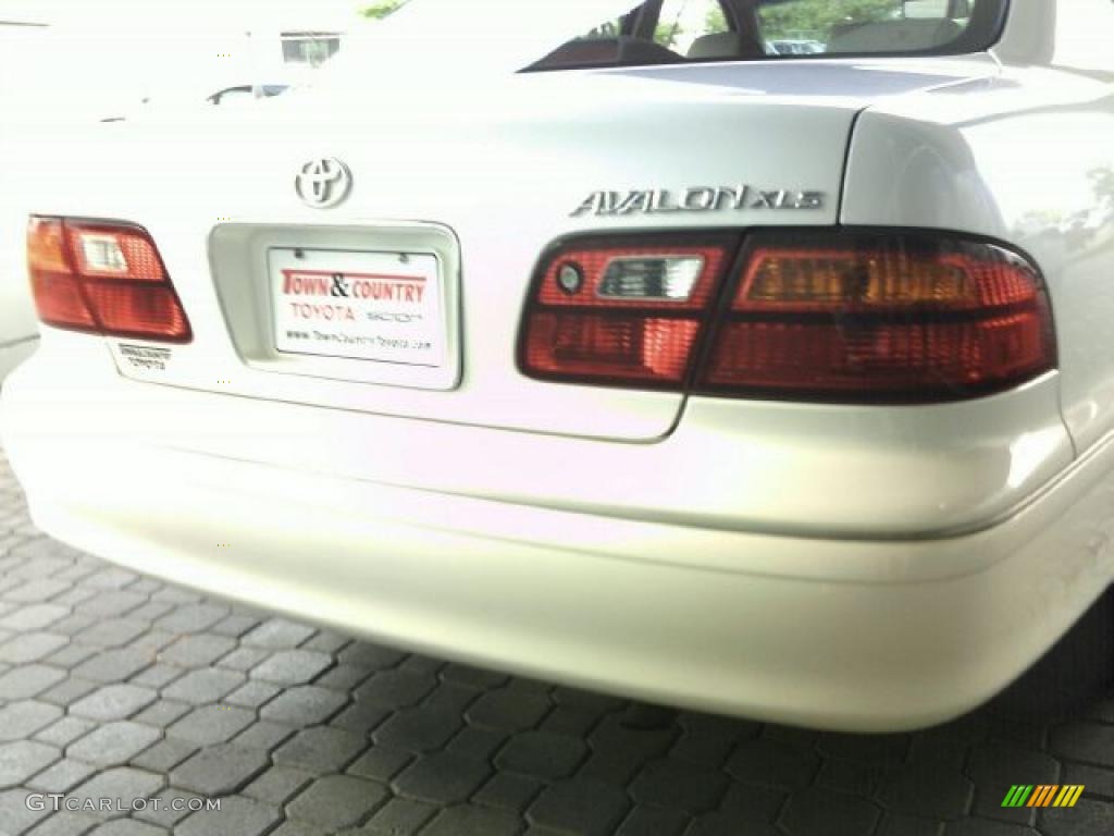 1999 Avalon XLS - White Diamond Pearl / Ivory photo #48