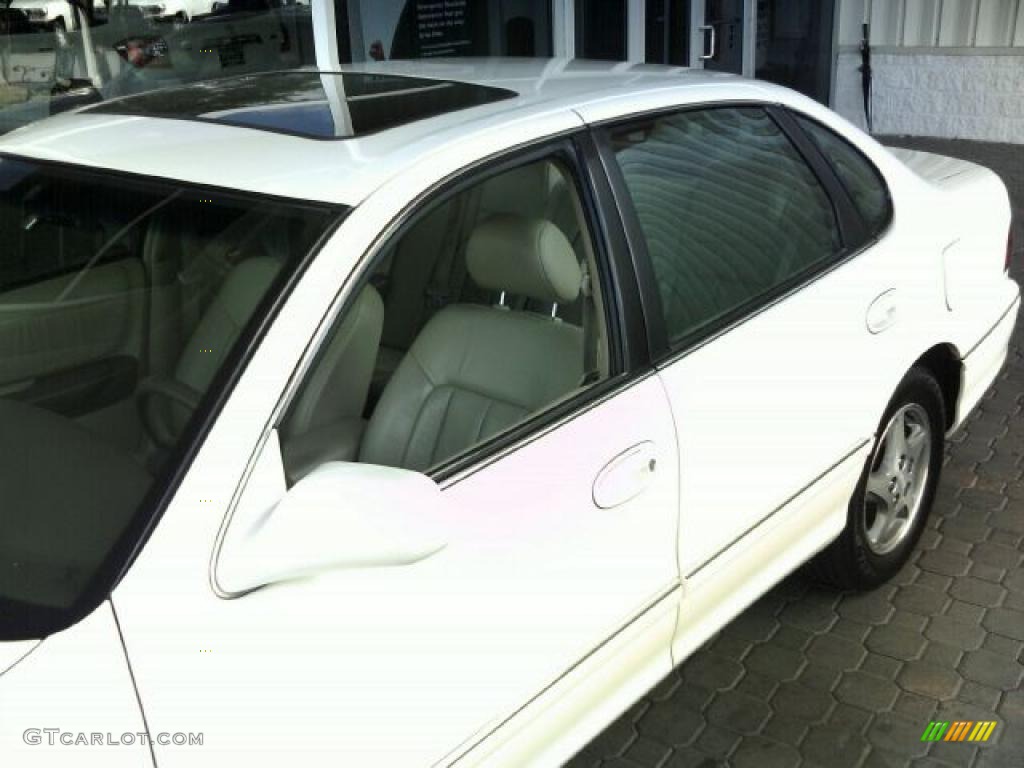 1999 Avalon XLS - White Diamond Pearl / Ivory photo #51